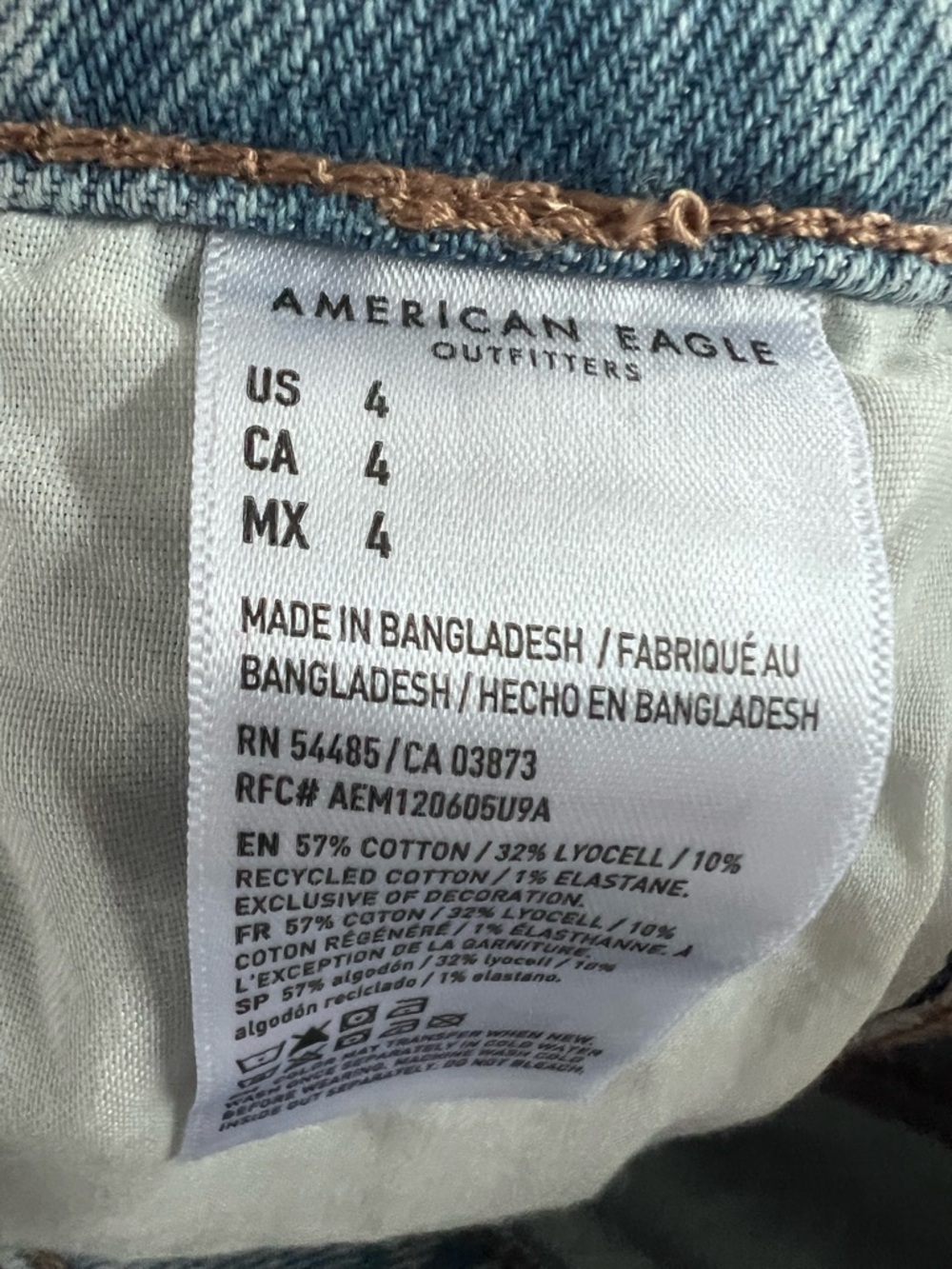American Eagle Outfitters Light Wash Distressed Denim Cutoff Shorts, Size 4 - Picture 4 of 5